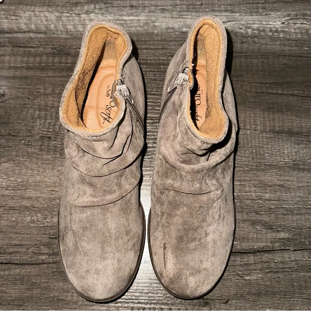 EuroSoft by‎ Sofft Jora Wedge Ankle Faux Suede Bootie Size 7.5 *FLAWS*